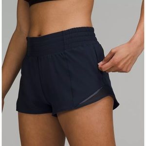 Lululemon Hotty Hot Low Rise Lined Shorts 4”